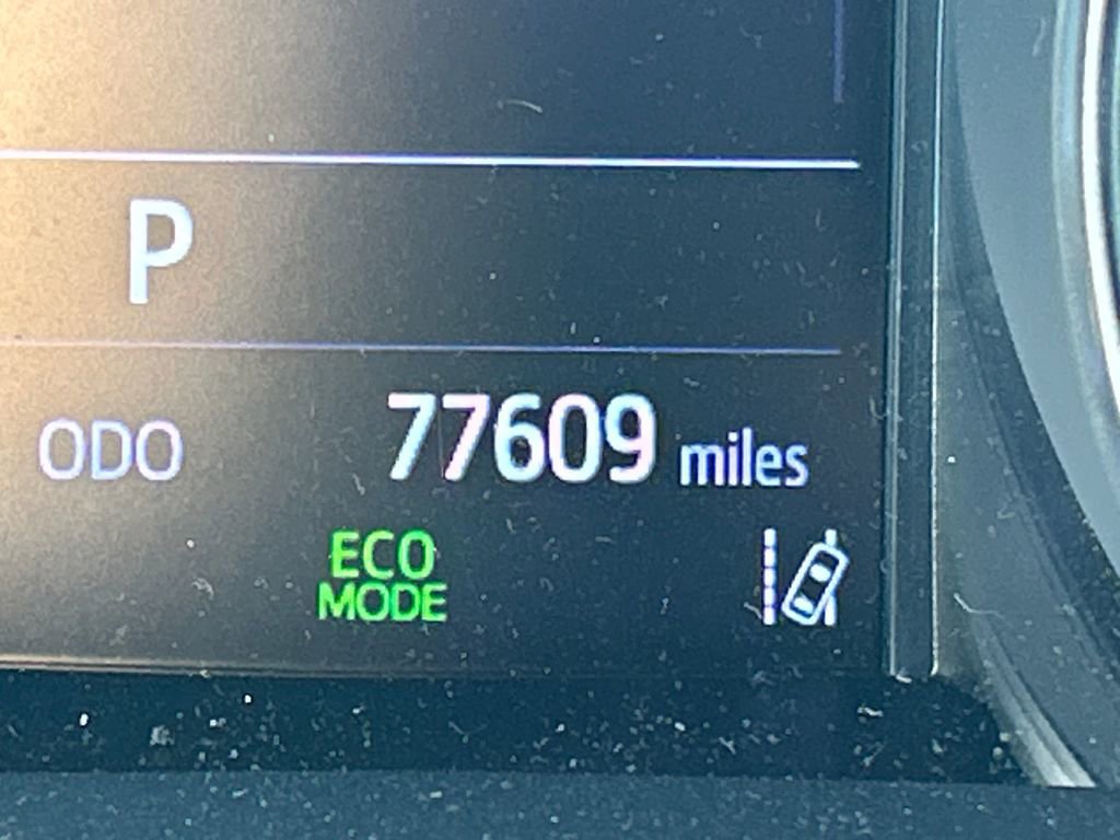 Used 2019 Toyota C-HR LE FWD image 23