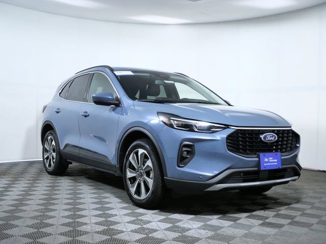 Certified 2024 Ford Escape Platinum AWD/4WD image 1