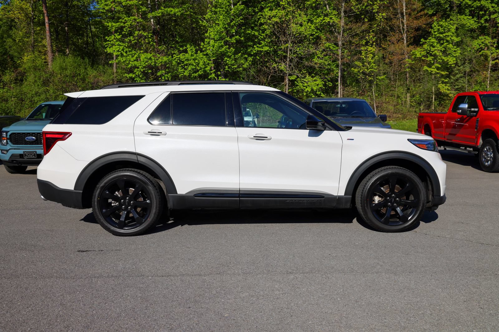 Certified 2022 Ford Explorer ST-Line w/ Class IV Trailer Tow Package AWD/4WD image 7