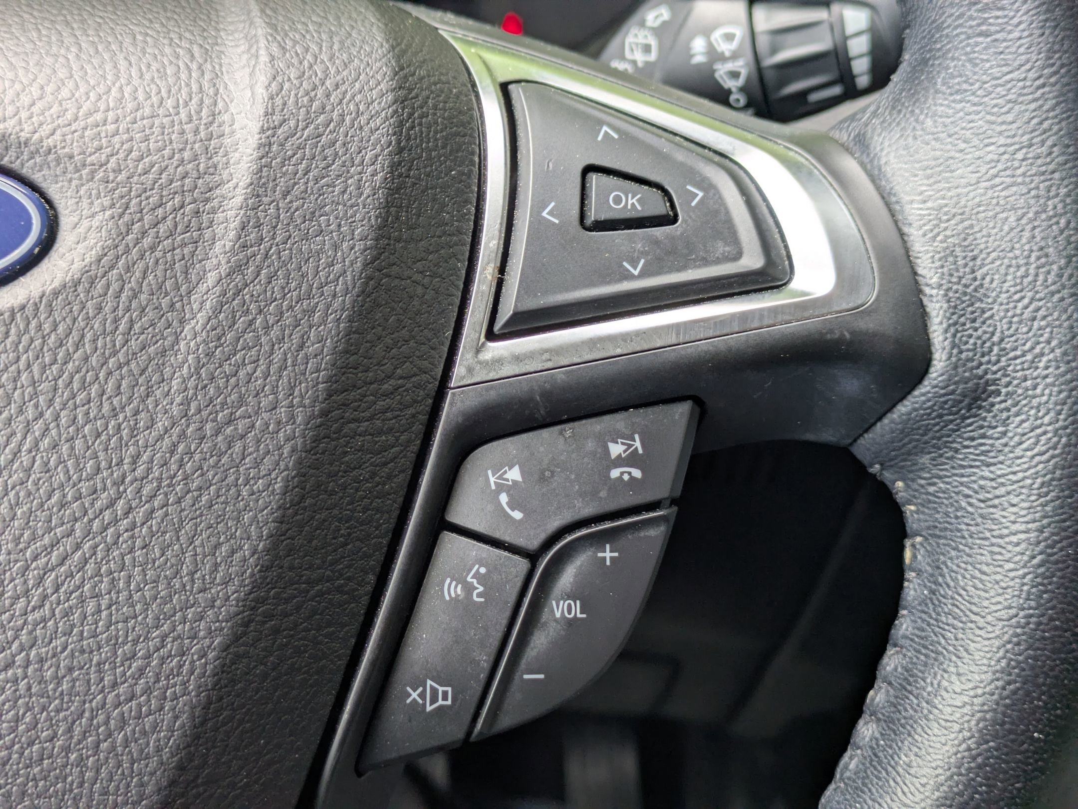 Certified 2023 Ford Edge SEL w/ Convenience Package image 16