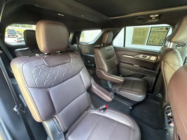 Certified 2025 Ford Explorer Platinum w/ LUX Leather Package AWD/4WD image 27