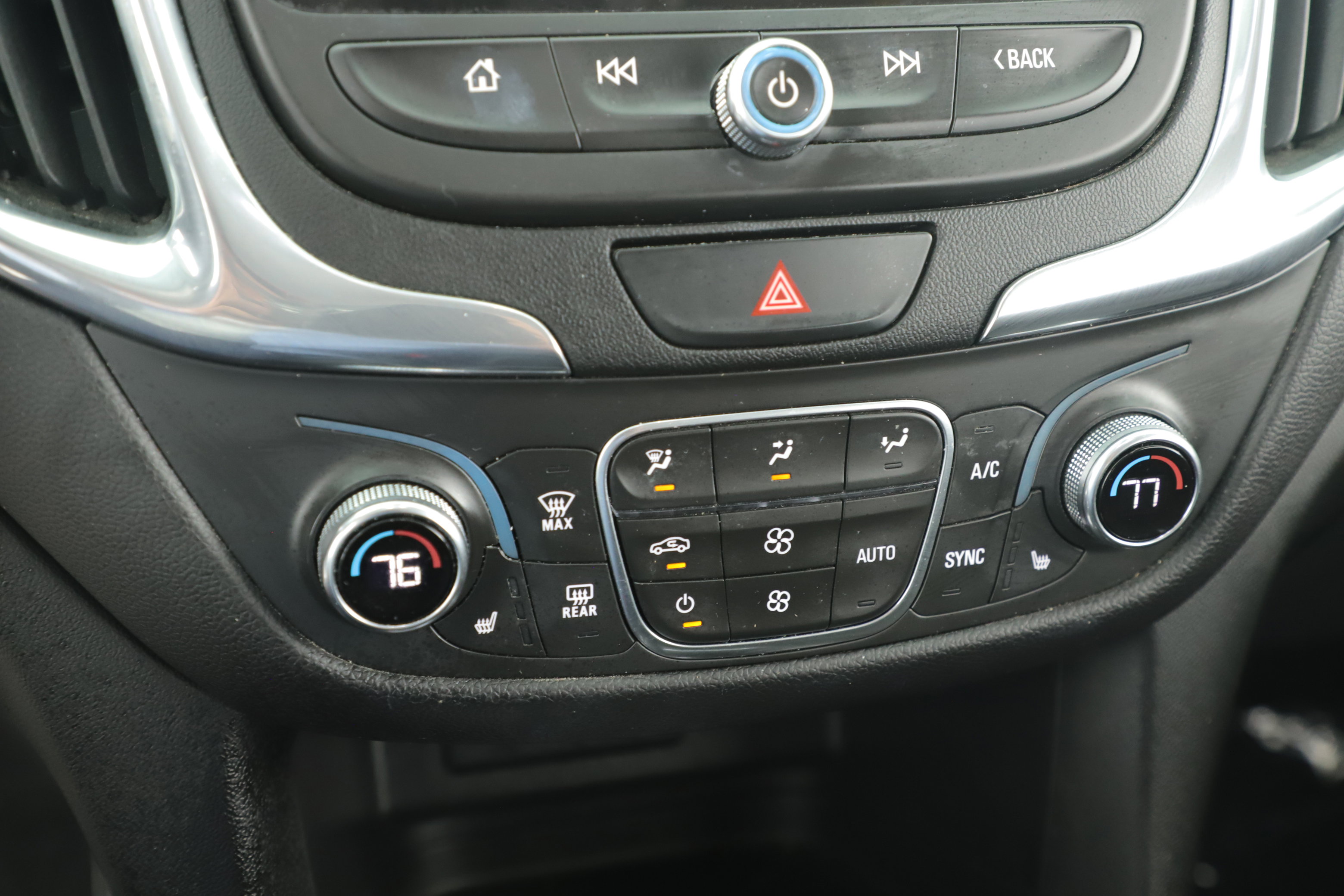 Used 2020 Chevrolet Equinox LT image 15