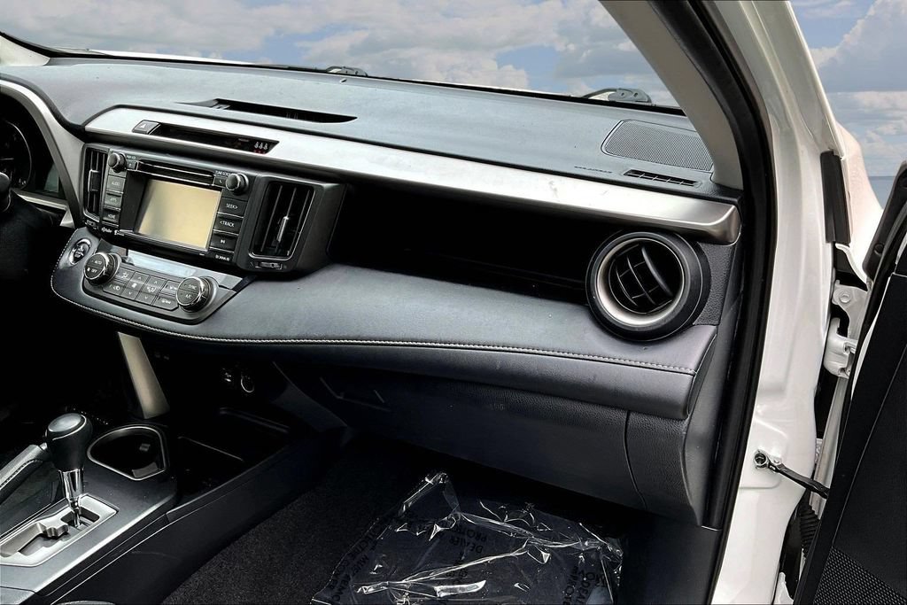 Used 2018 Toyota RAV4 XLE FWD image 28