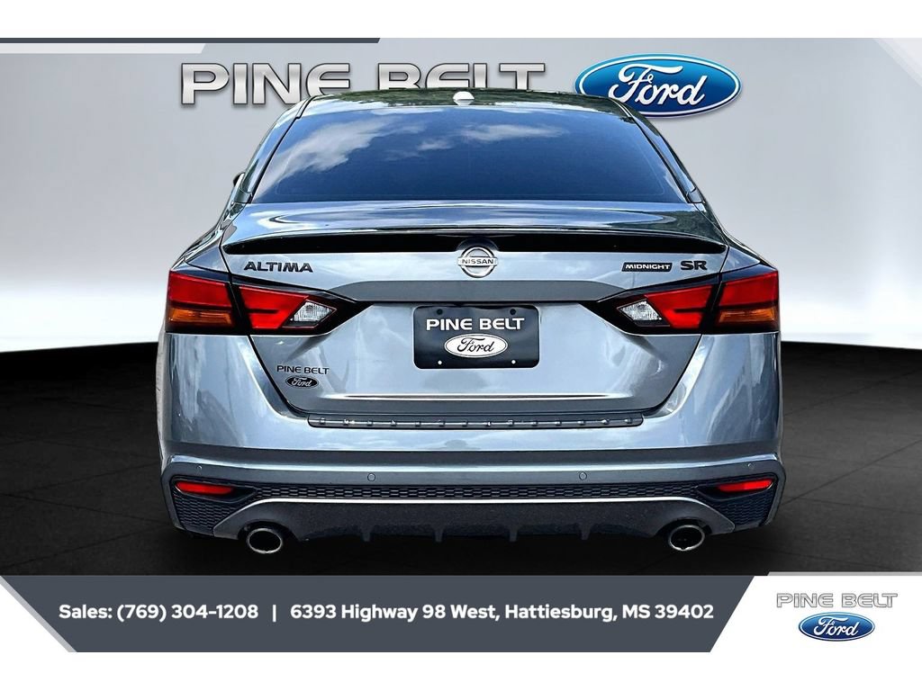 Used 2022 Nissan Altima 2.5 SR w/ Midnight Edition Package FWD image 4
