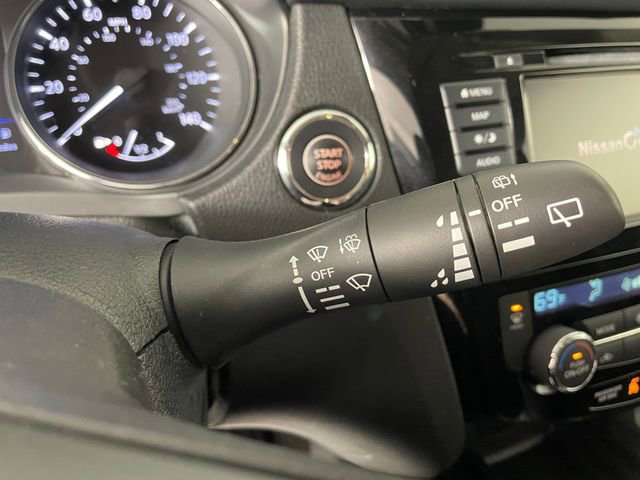 Used 2019 Nissan Rogue SL w/ Premium Package image 17