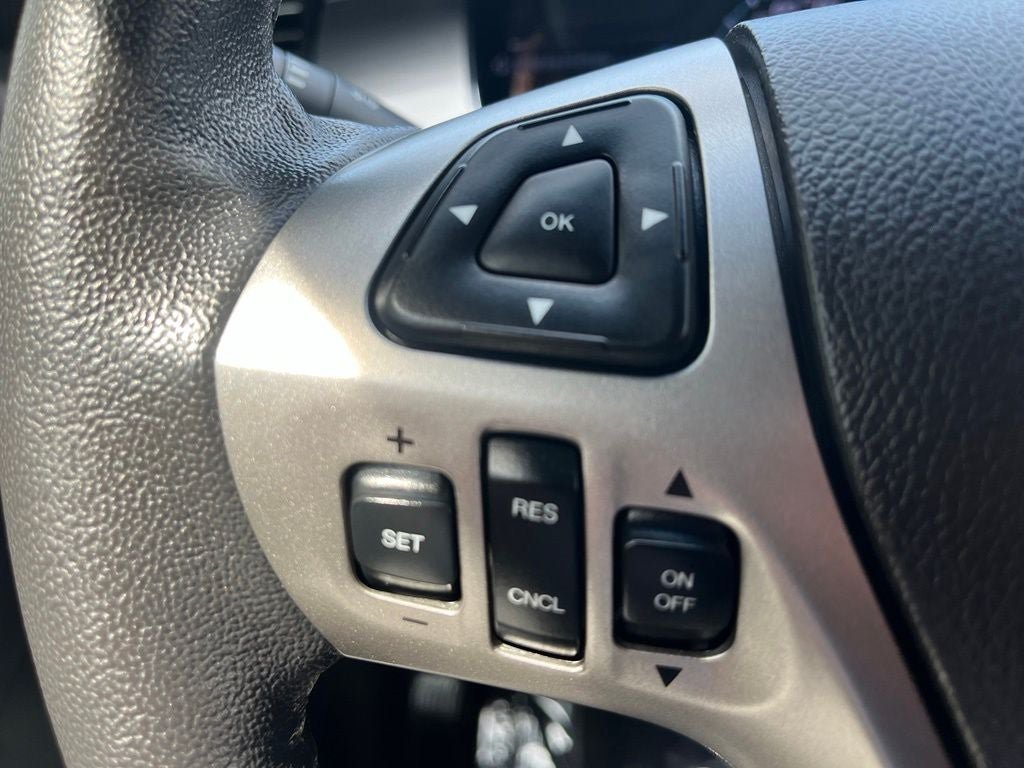 Certified 2017 Ford Taurus SEL w/ Equipment Group 201A FWD image 28