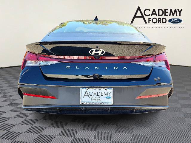 Used 2025 Hyundai Elantra Sport FWD image 5