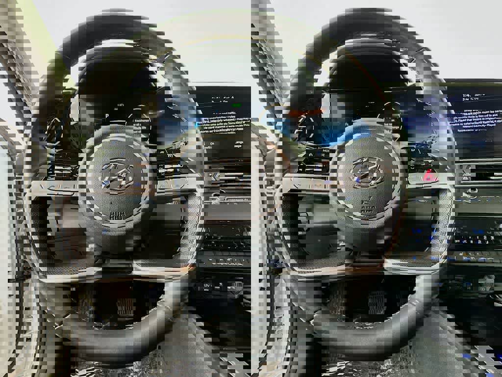 Used 2023 Hyundai Elantra SEL w/ Convenience Package image 14