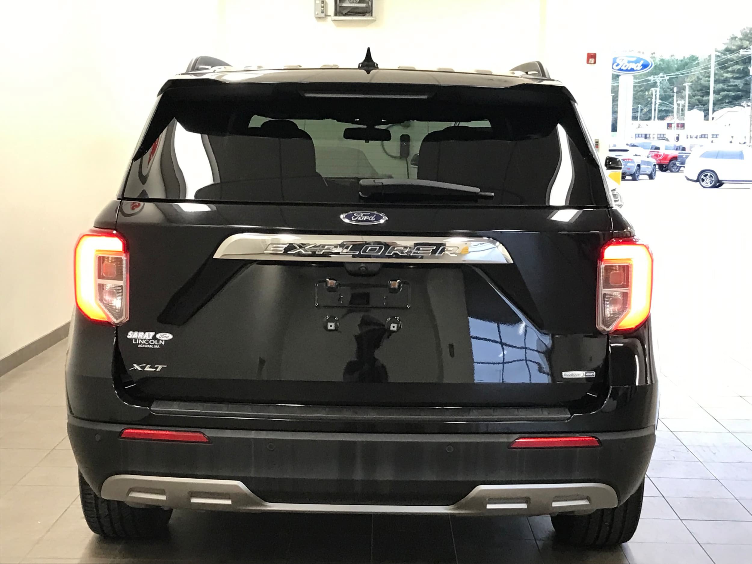 Certified 2020 Ford Explorer XLT w/ Equipment Group 202A AWD/4WD image 6