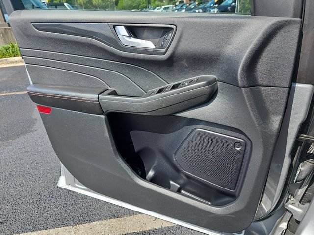 Certified 2023 Ford Escape ST-Line w/ Cold Weather Package FWD image 31