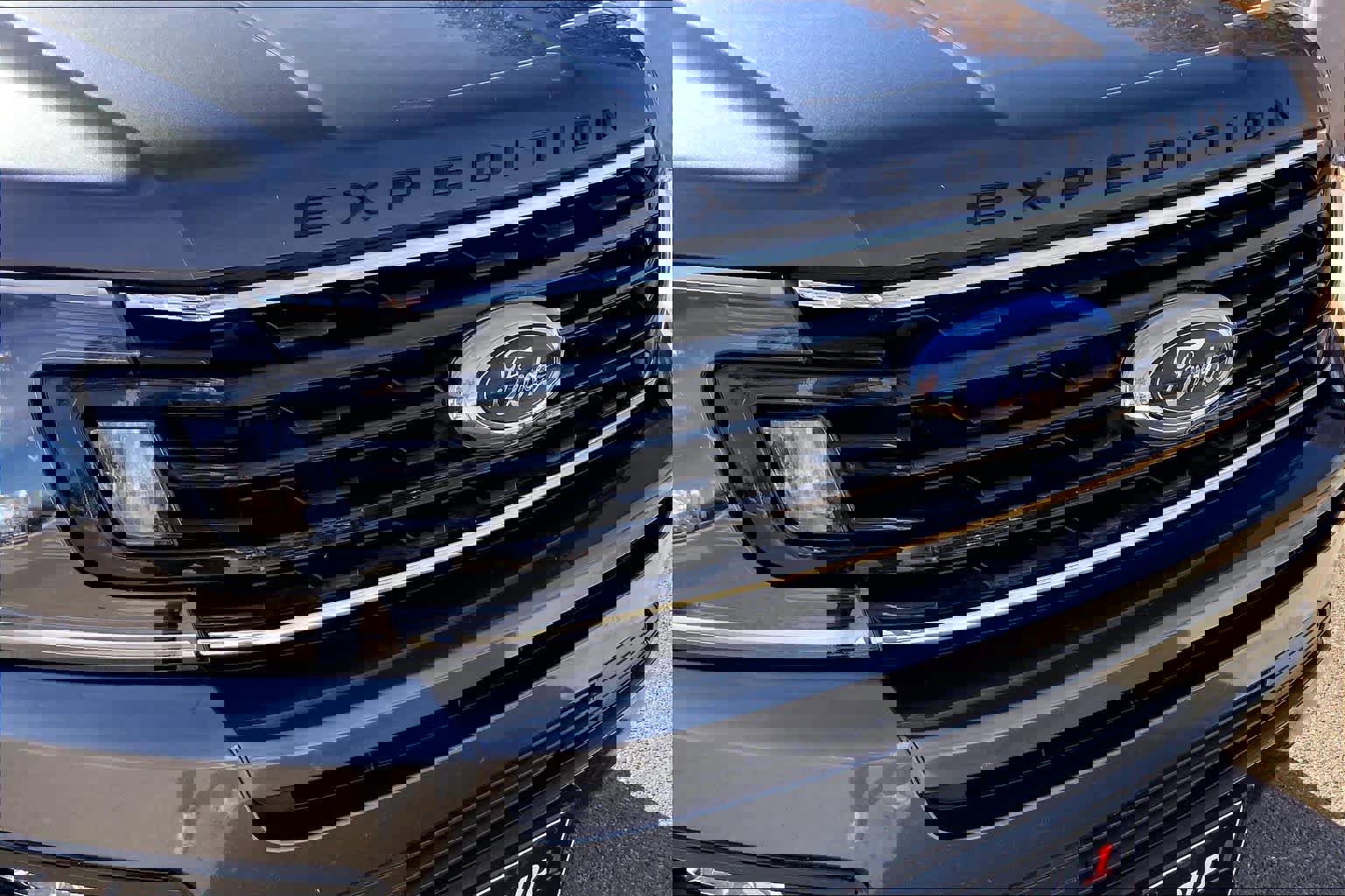 Certified 2020 Ford Expedition Limited w/ Equipment Group 303A image 29