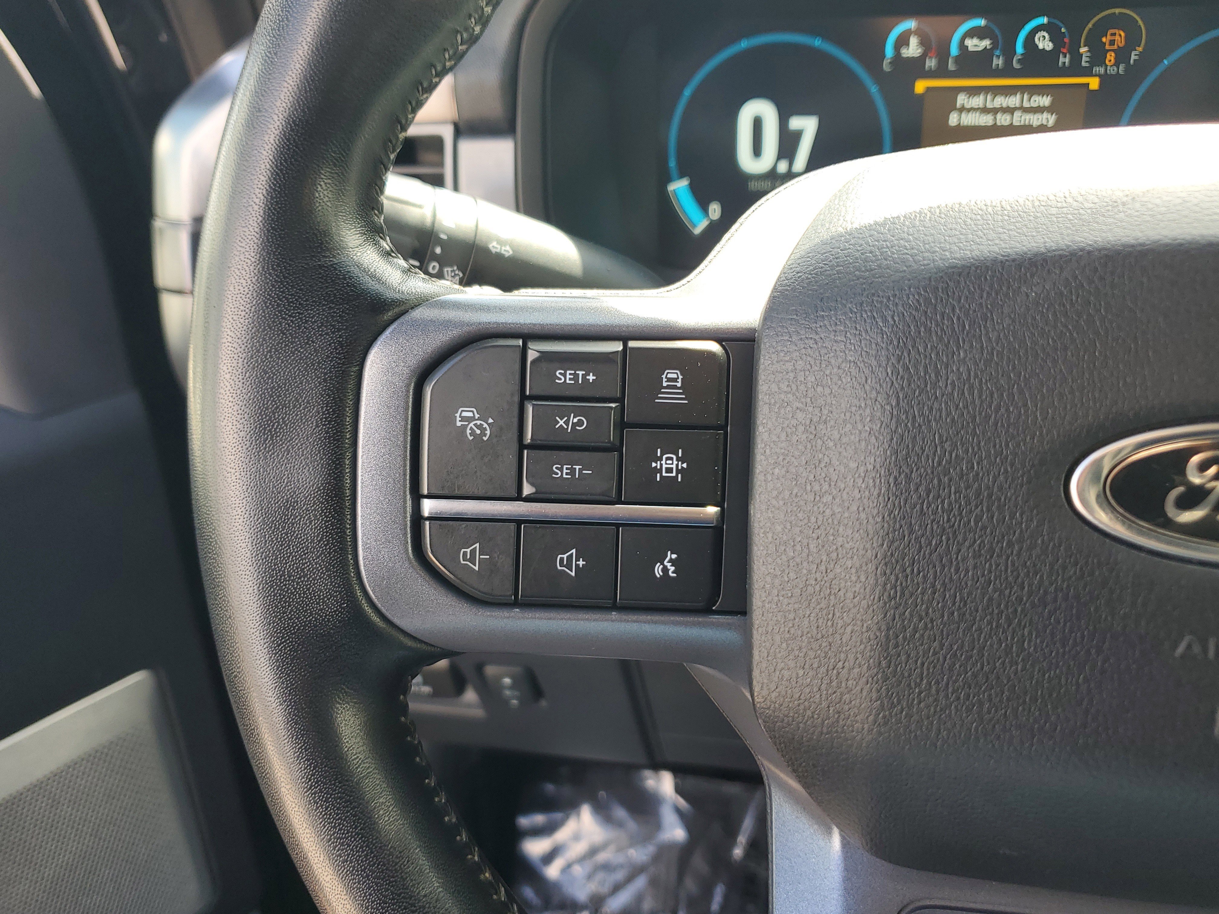 Certified 2023 Ford F150 Lariat w/ Equipment Group 502A High image 21