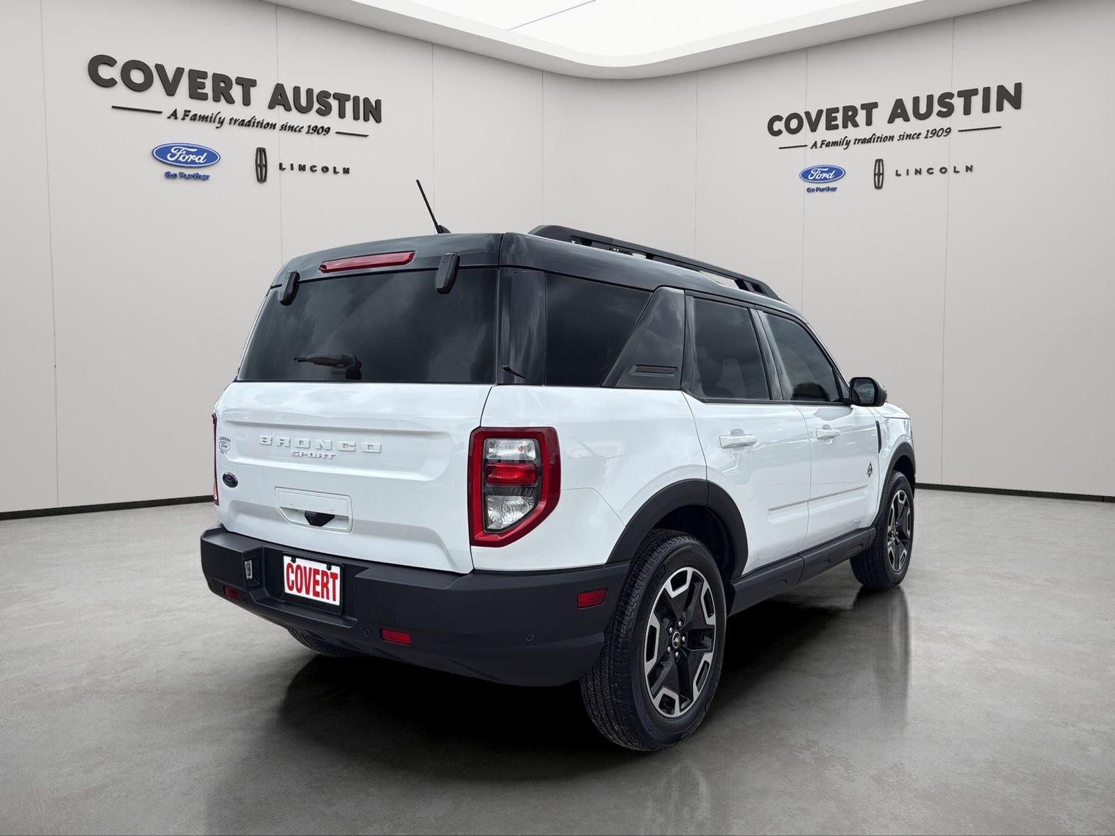 Certified 2024 Ford Bronco Sport Outer Banks w/ Tech Package AWD/4WD image 5