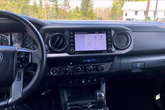 Used 2022 Toyota Tacoma TRD Off-Road AWD/4WD image 7