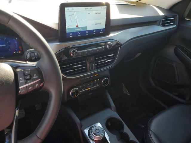 Certified 2022 Ford Escape Titanium w/ Class II Trailer Tow Package image 28