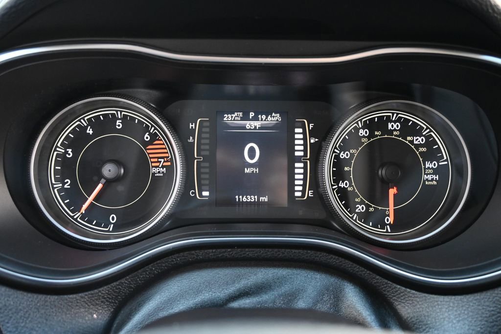 Used 2019 Jeep Cherokee Latitude Plus w/ Comfort/Convenience Group AWD/4WD image 34