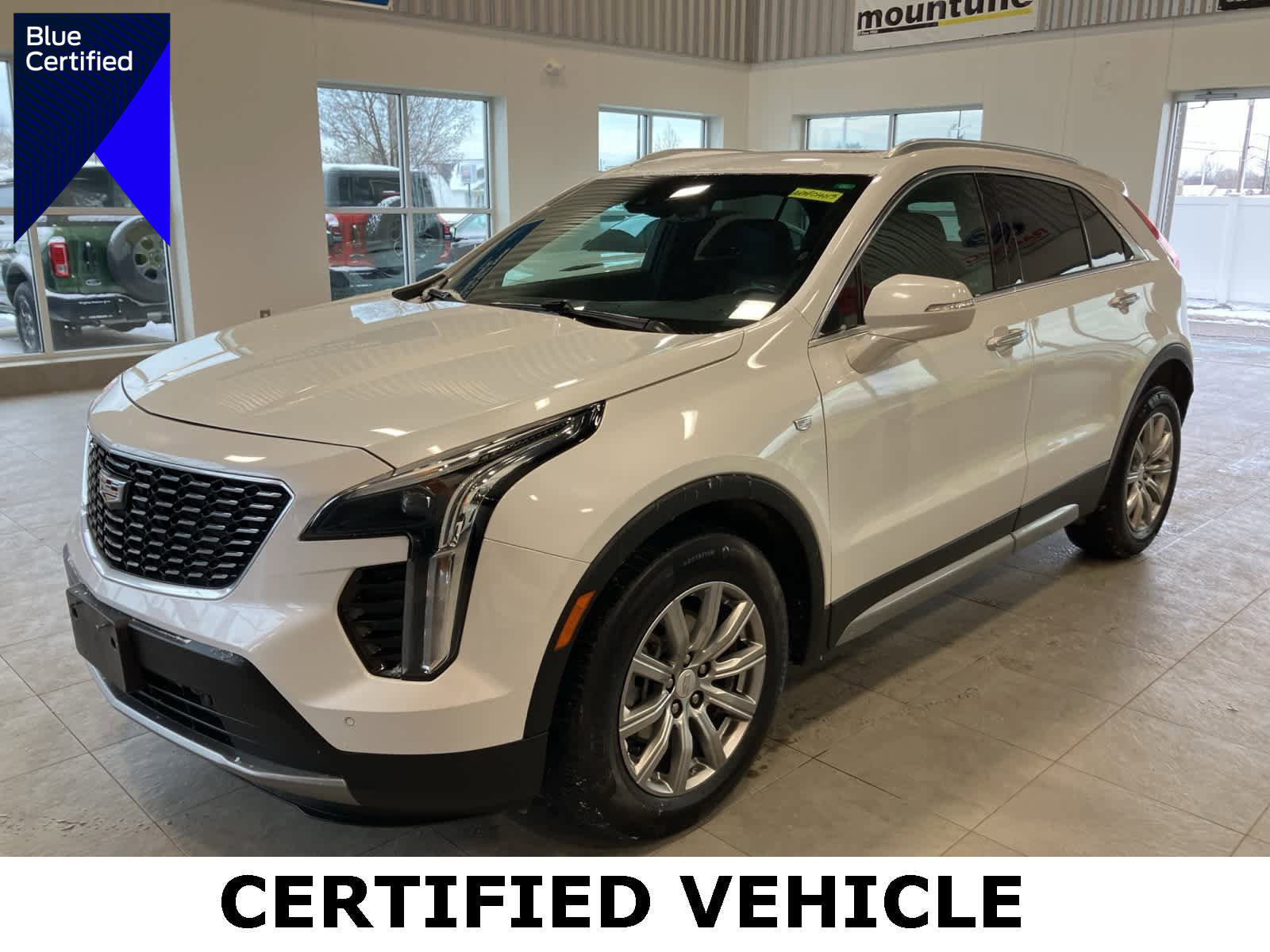 Used 2021 Cadillac XT4 Premium Luxury image 1