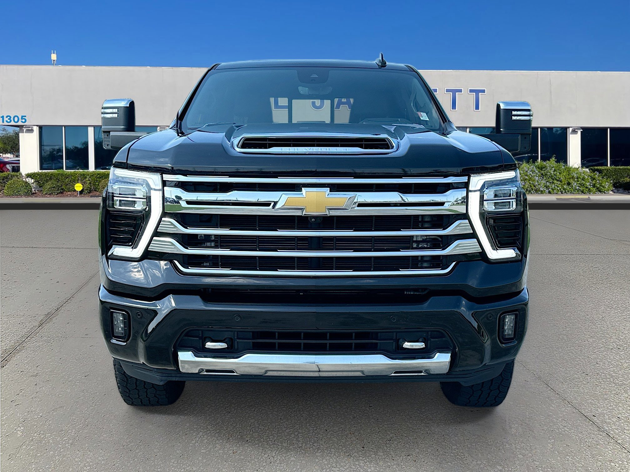 Used 2024 Chevrolet Silverado 2500 High Country w/ High Country Premium Package image 8