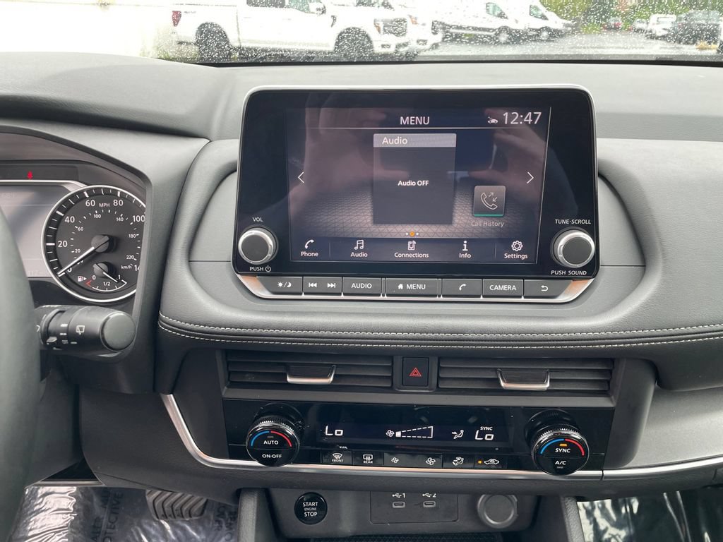 Used 2025 Nissan Rogue SV AWD/4WD image 19