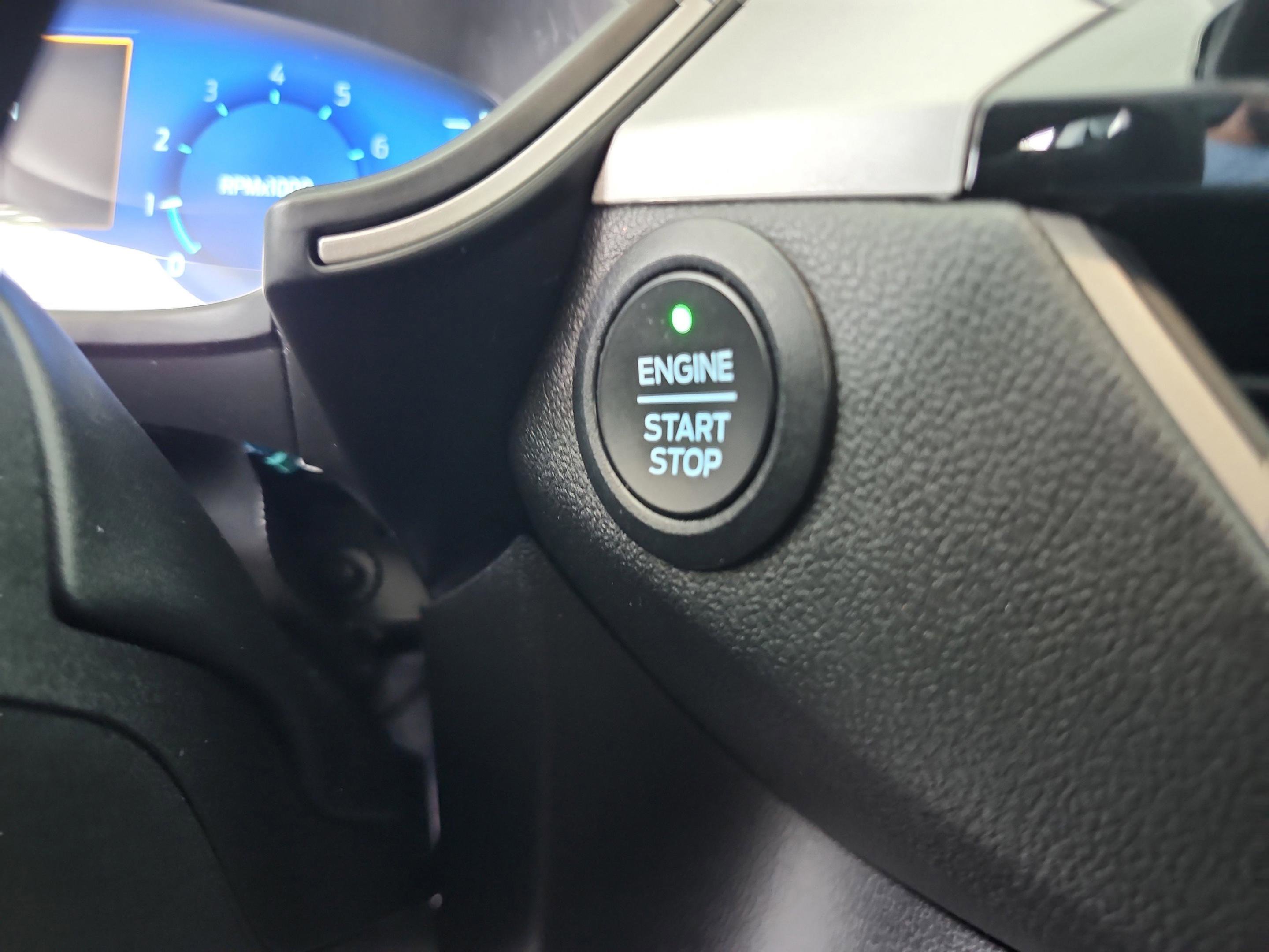 Certified 2022 Ford Escape SEL w/ Technology Package FWD image 27