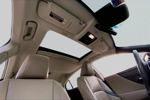 Used 2019 Lexus ES 350 w/ Premium Package FWD image 14