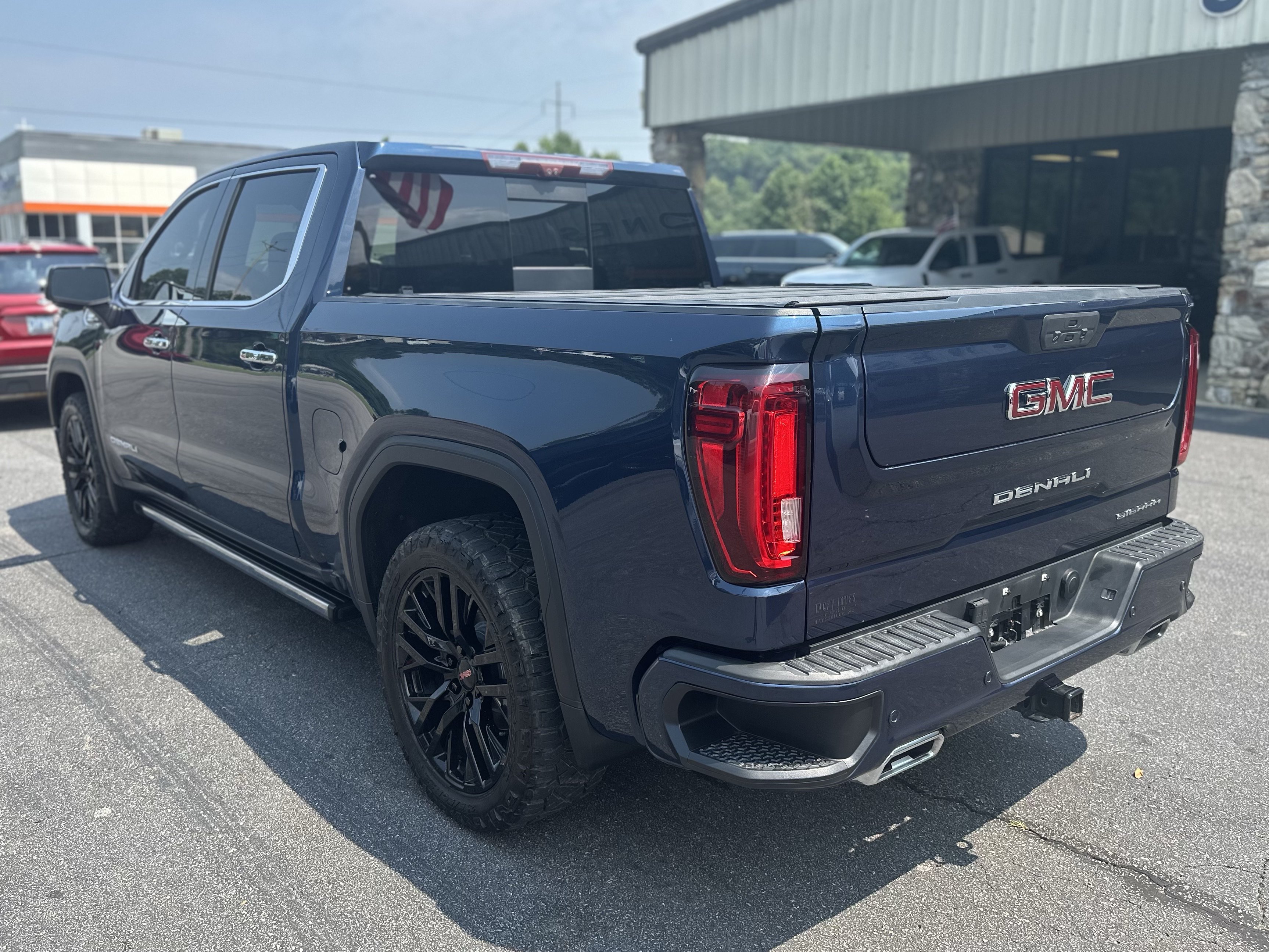 Used 2020 GMC Sierra 1500 Denali w/ Denali Ultimate Package AWD/4WD image 8