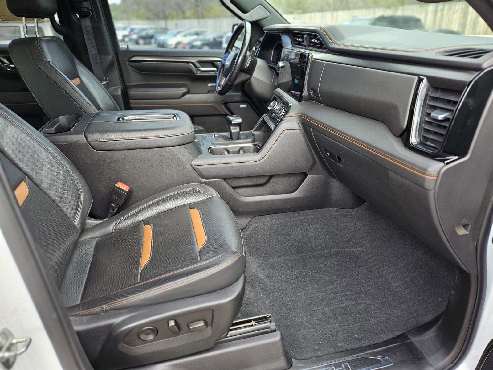 Used 2022 GMC Sierra 1500 AT4 w/ AT4 Premium Package image 12