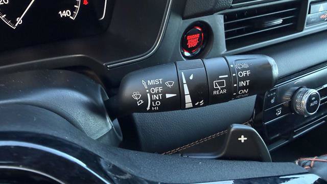 Used 2025 Honda Pilot TrailSport image 15