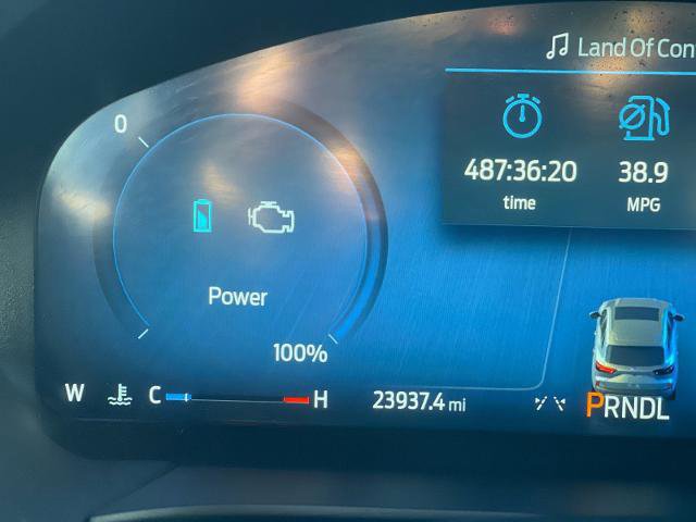 Certified 2025 Ford Escape Platinum w/ Premium Technology Package image 30