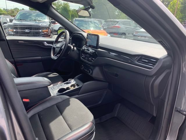 Certified 2025 Ford Escape ST-Line AWD/4WD image 15