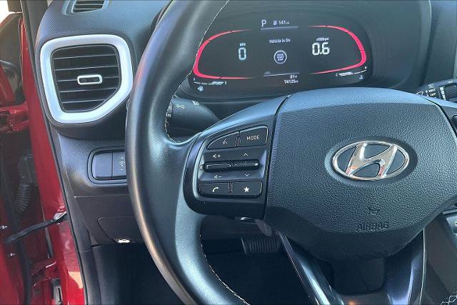 Used 2023 Hyundai Venue Limited FWD image 18