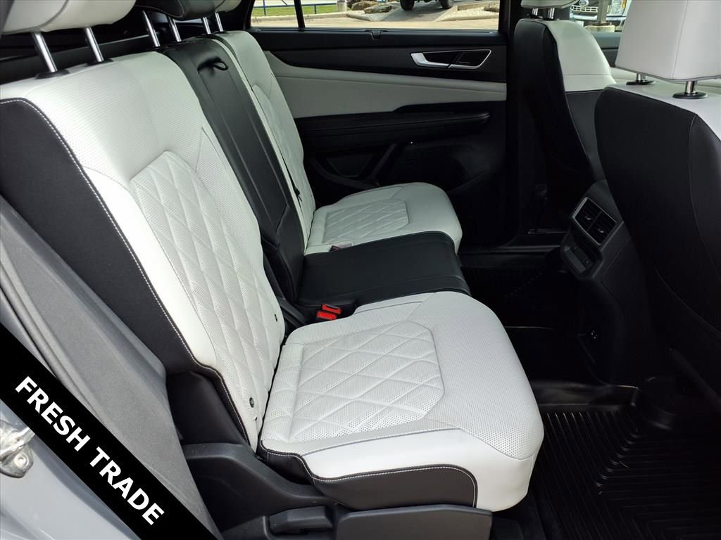 Used 2024 Volkswagen Atlas Cross Sport SEL Premium R-Line AWD/4WD image 26