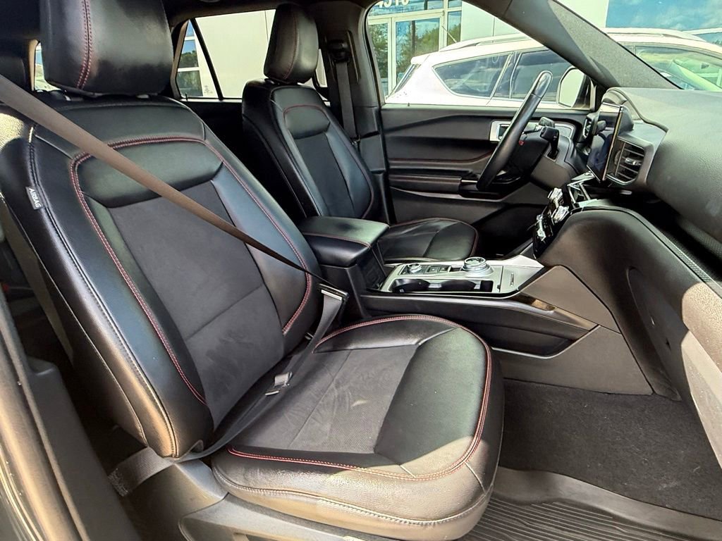 Certified 2022 Ford Explorer ST-Line AWD/4WD image 11