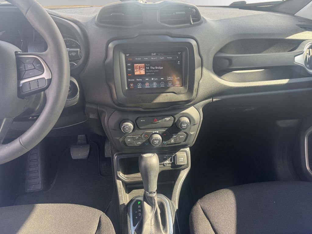 Used 2020 Jeep Renegade Latitude w/ Popular Equipment Group image 11