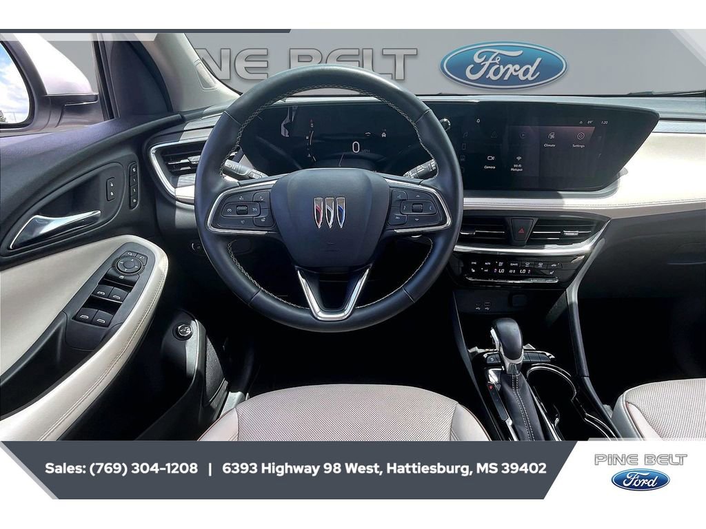Used 2024 Buick Encore GX Avenir w/ Avenir Technology Package FWD image 5