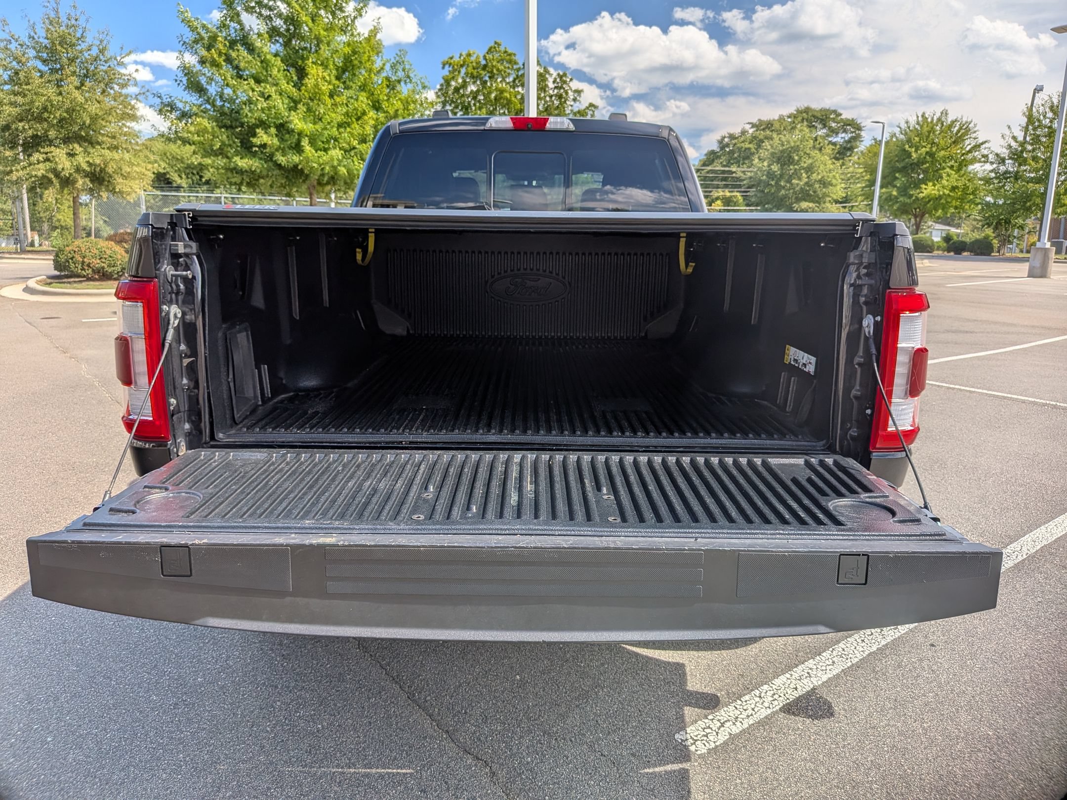 Certified 2022 Ford F150 Lariat w/ Equipment Group 502A High AWD/4WD image 33
