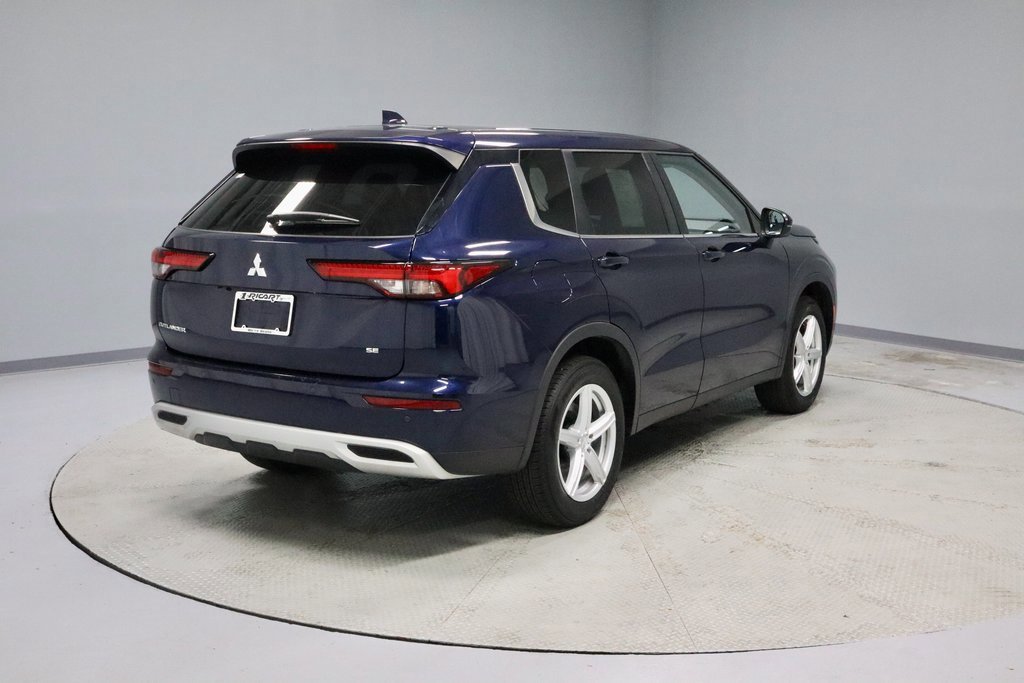 Used 2022 Mitsubishi Outlander SE image 5