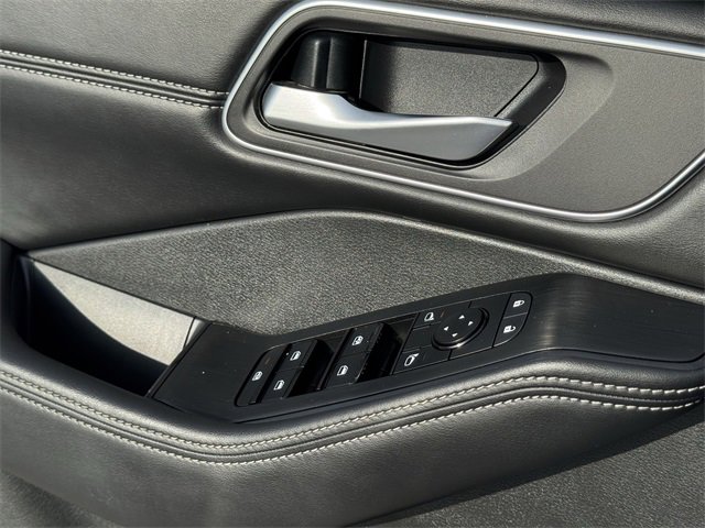 Used 2021 Nissan Rogue SV w/ Premium Package image 22