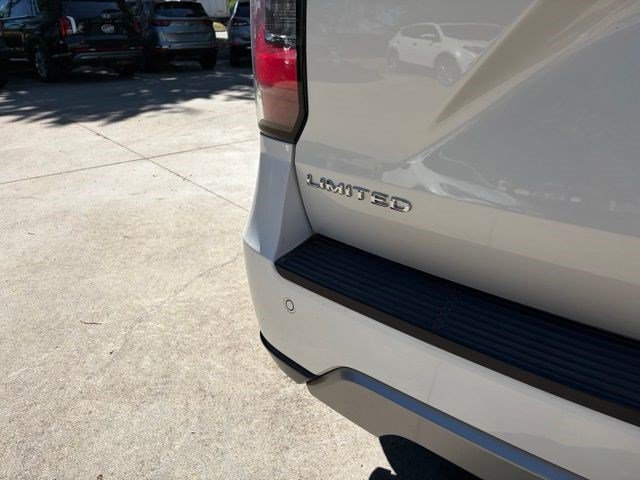 Certified 2019 Ford Expedition Limited w/ Equipment Group 302A AWD/4WD image 12