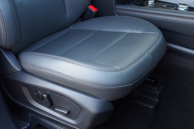 Certified 2025 Ford Explorer Active w/ Active Comfort Package RWD image 12