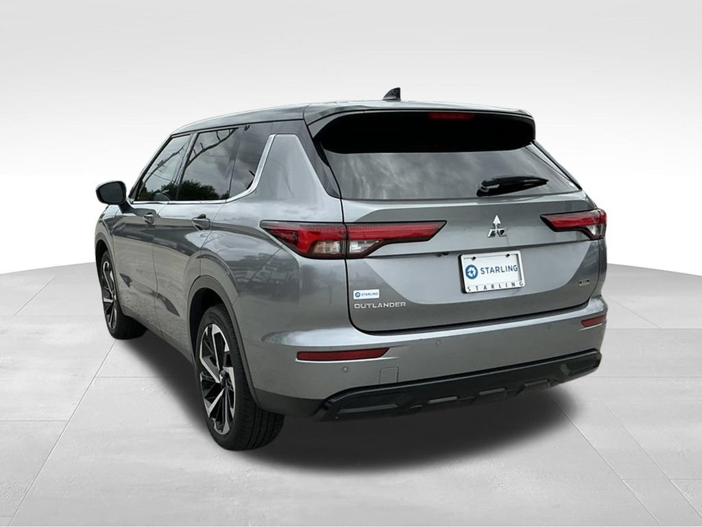 Used 2023 Mitsubishi Outlander SEL FWD image 7