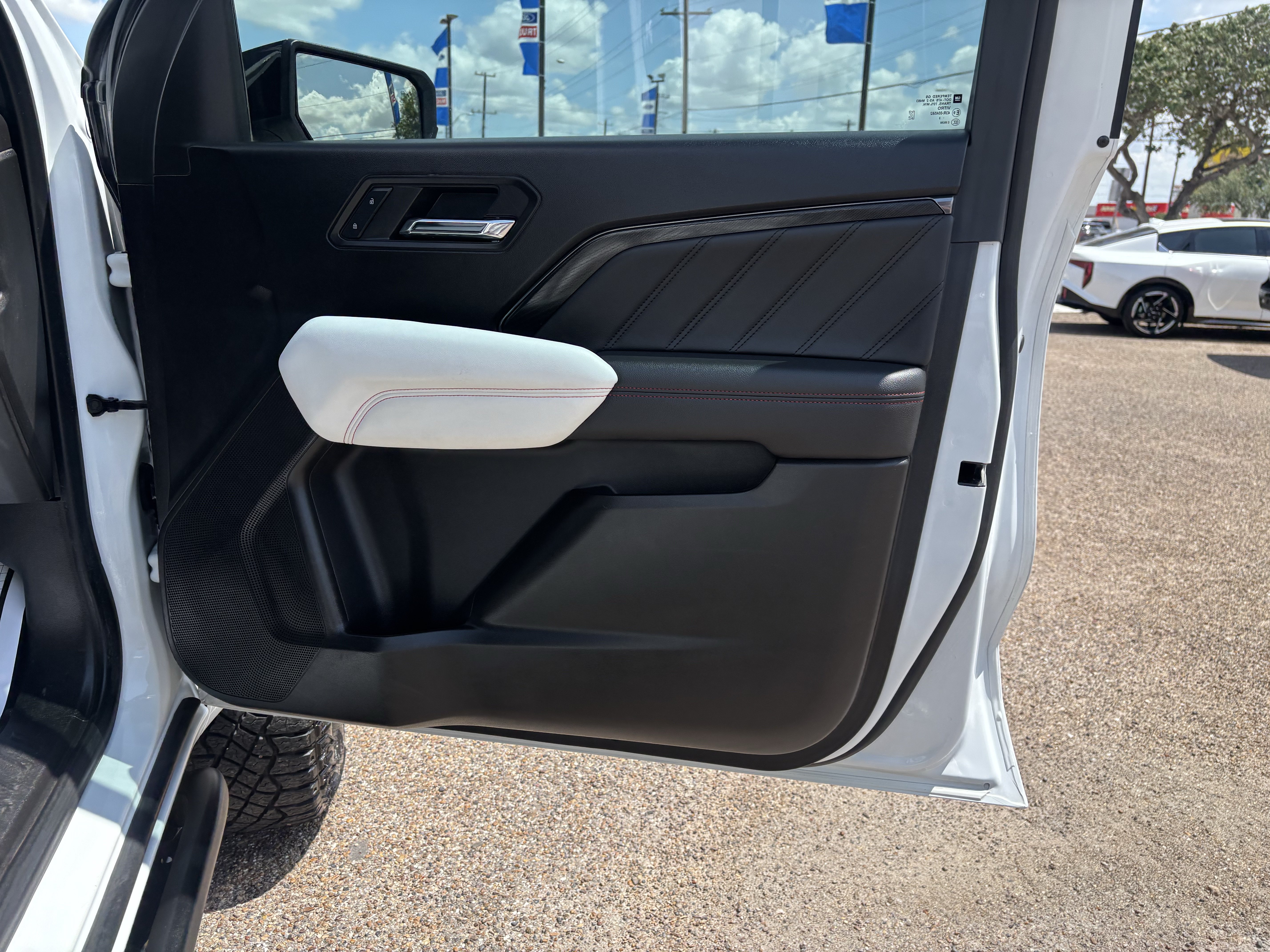 Used 2023 GMC Canyon AT4X AWD/4WD image 22