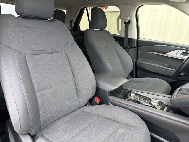 Certified 2025 Ford Explorer Active AWD/4WD image 8