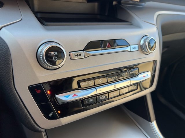 Certified 2023 Ford Explorer XLT w/ Equipment Group 202A image 15