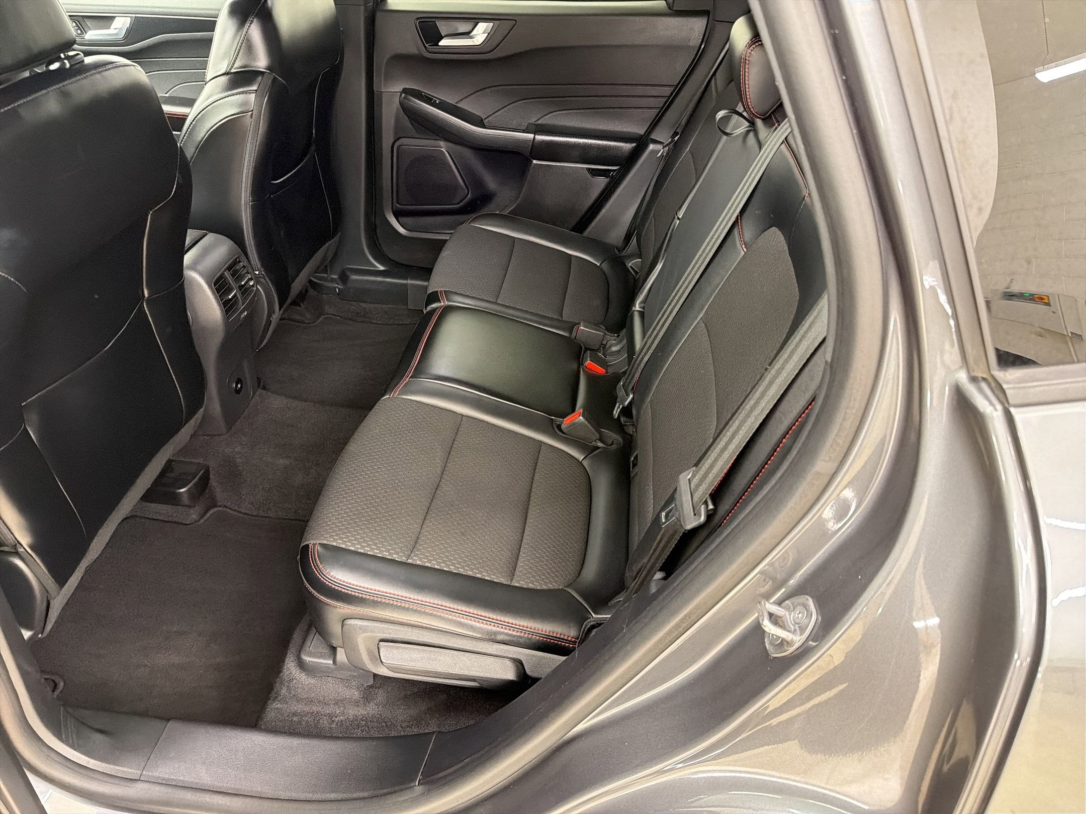 Certified 2024 Ford Escape ST-Line AWD/4WD image 14