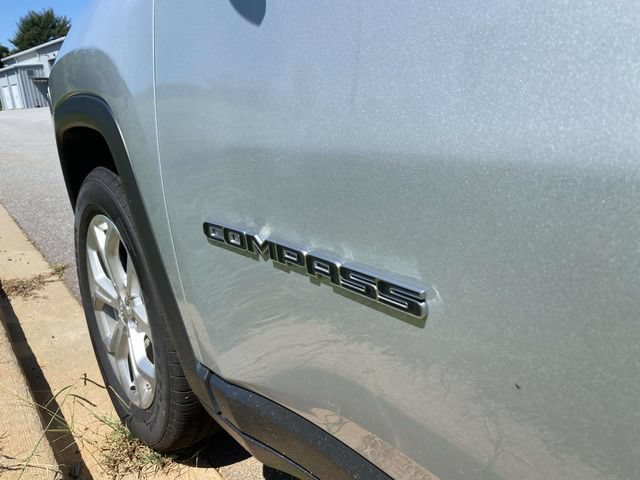 Used 2024 Jeep Compass Latitude AWD/4WD image 11