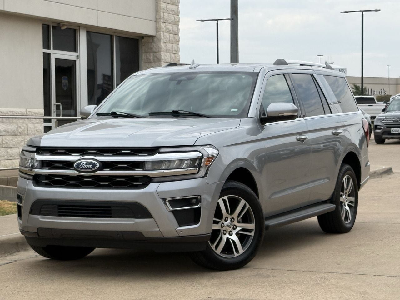 Certified 2024 Ford Expedition Limited RWD image 2
