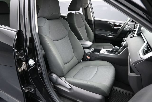 Used 2023 Toyota RAV4 XLE AWD/4WD image 29