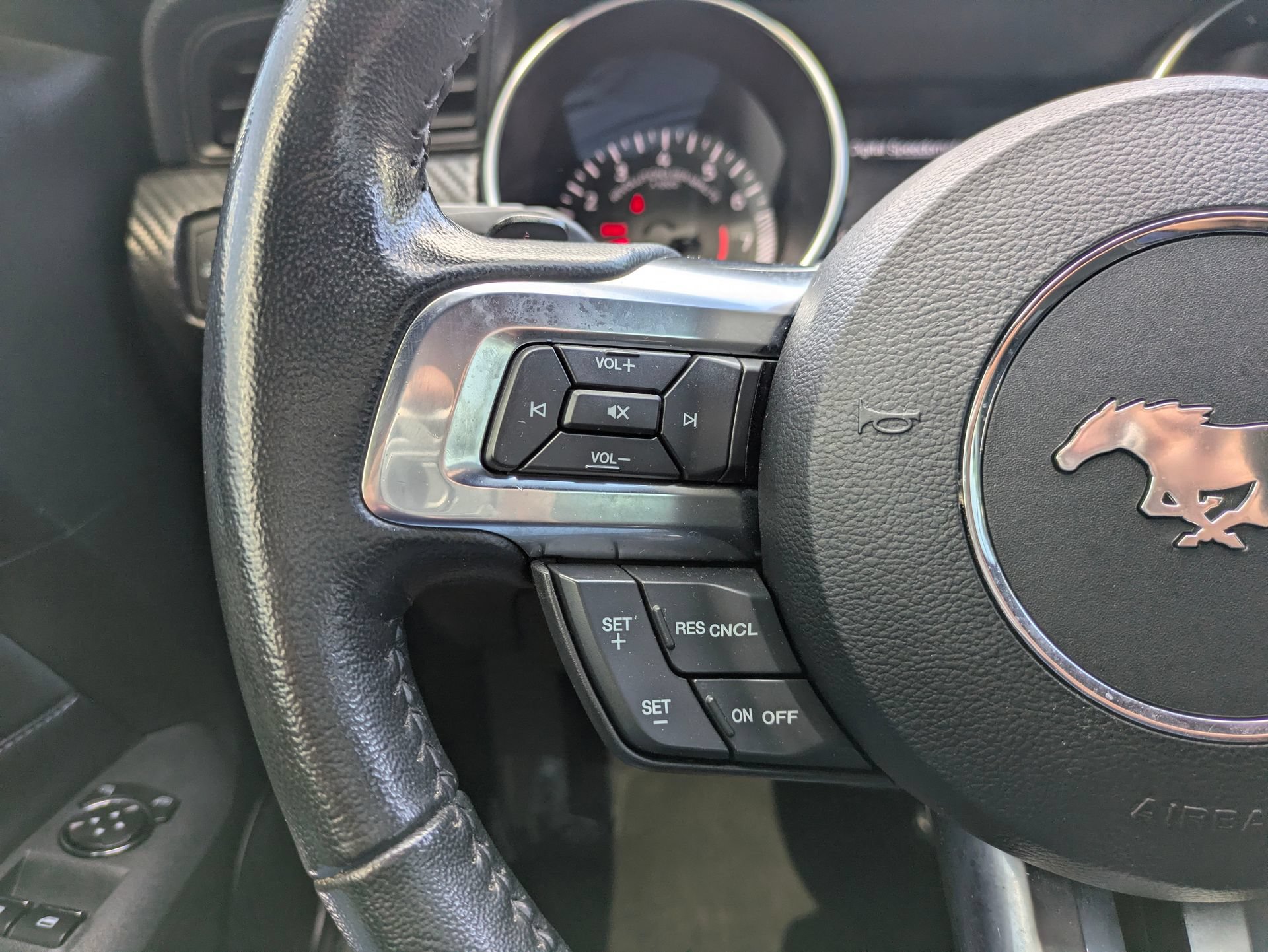 Certified 2020 Ford Mustang Coupe RWD image 26