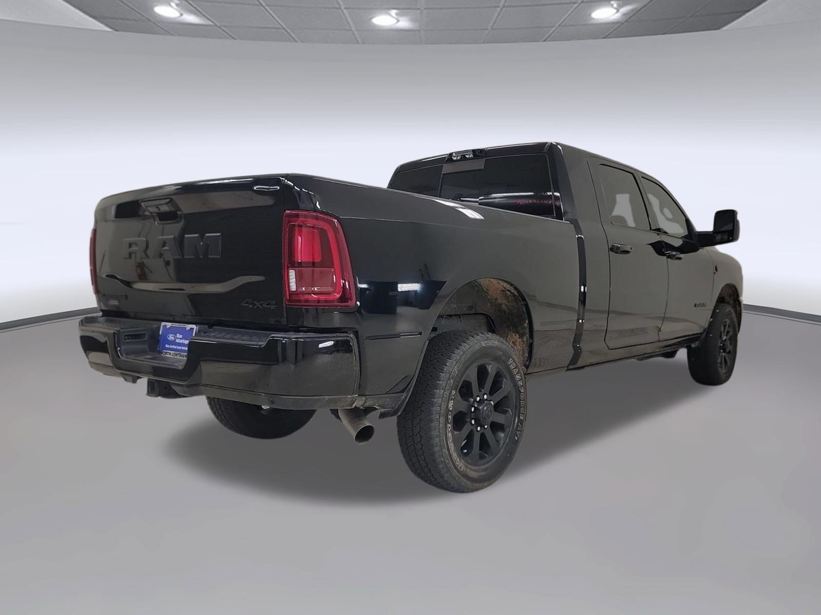 Used 2025 RAM 2500 Laramie w/ Night Edition AWD/4WD image 7